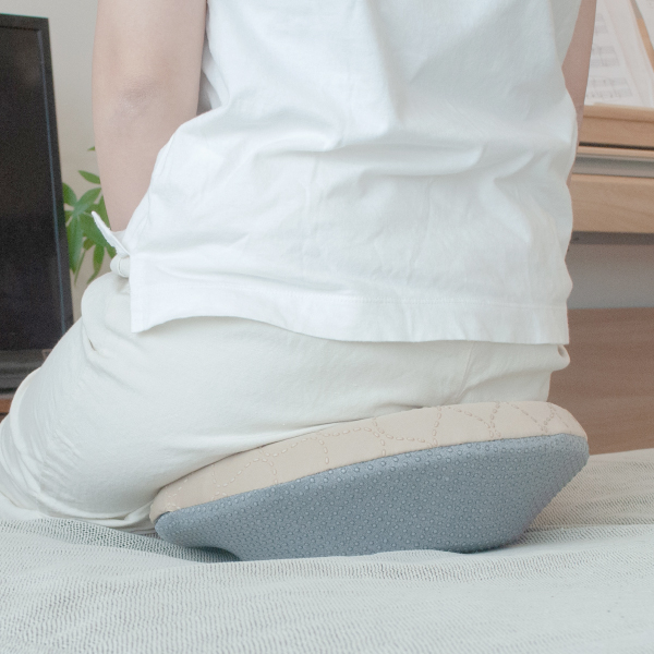 ベージュ×グレー