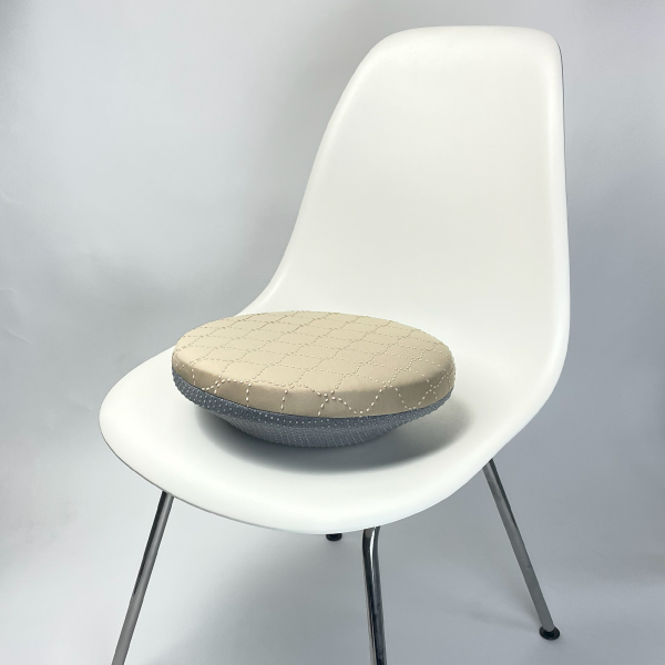 ベージュ×グレー