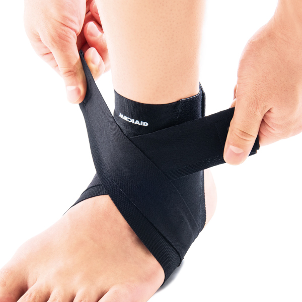 McDavid マクダビッド メディエイドサポーターしっかりガード足首 テーピングプラス